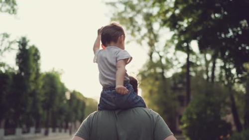 5 Kebiasaan Umum Orang Tua yang Menghambat Anak Menjadi Mandiri 