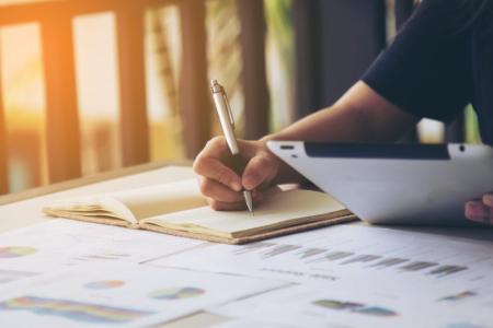 100 Inspirasi Judul Penelitian dan Karya Tulis Ilmiah Bahasa Indonesia dengan Matematika