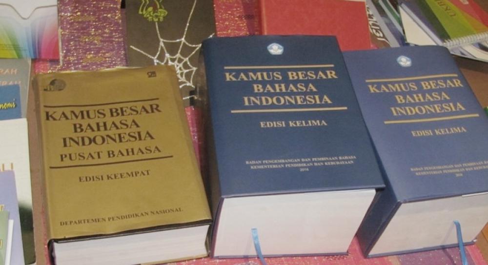 Kemanakah Seharusnya Rujukan Kamus Bahasa Indonesia Daring Yang Baik?